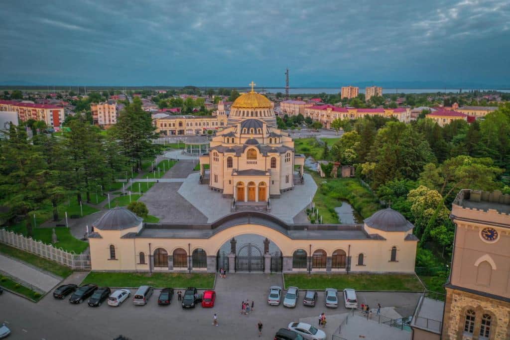 ფოთში ახალგაზრდული ინიციატივების მხარდაჭერის პროგრამა დაიწყო