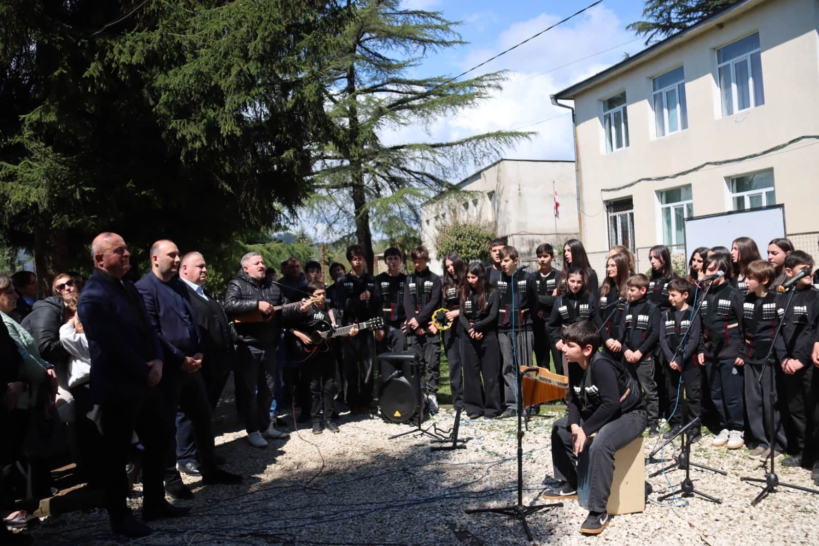 ჩხოროწყუში დედაენის დღე აღინიშნა