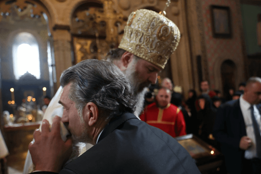 „თქვენო უწმინდესობავ, გისურვებთ ნაყოფიერ და ღვთივკურთხეულ მსახურებას“ - პრეზიდენტი მეუფე შიოს პატრიარქად არჩევას ულოცავს