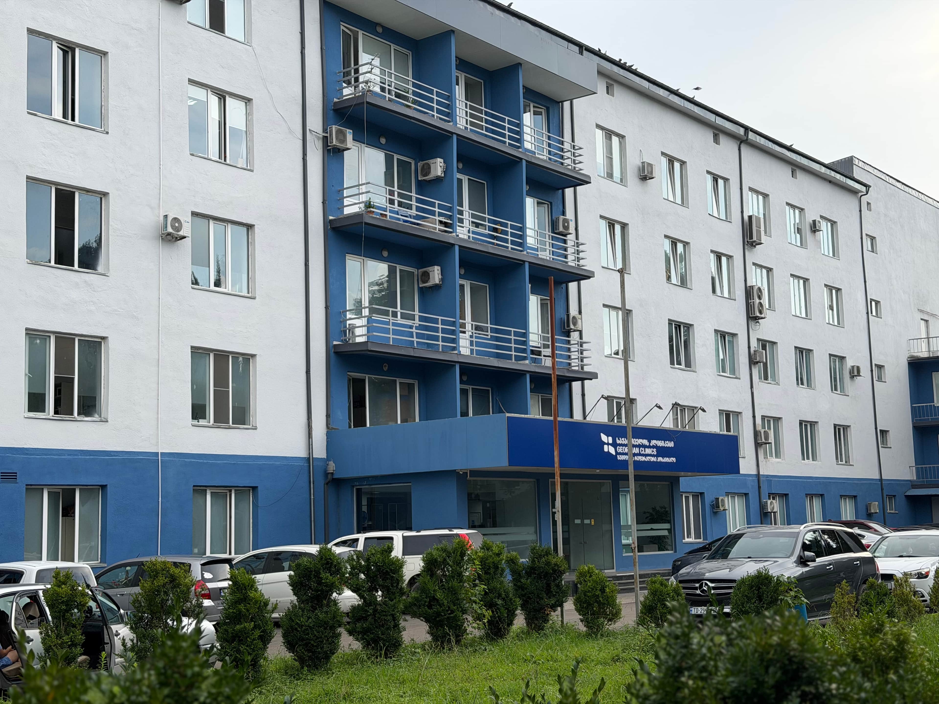 ზუგდიდში გაზგასამართ პუნქტთან მომხდარი აფეთქების შედეგად დაშავებულები სახელმწიფო რწმუნებულმა და ზუგდიდის მერმა მოინახულეს