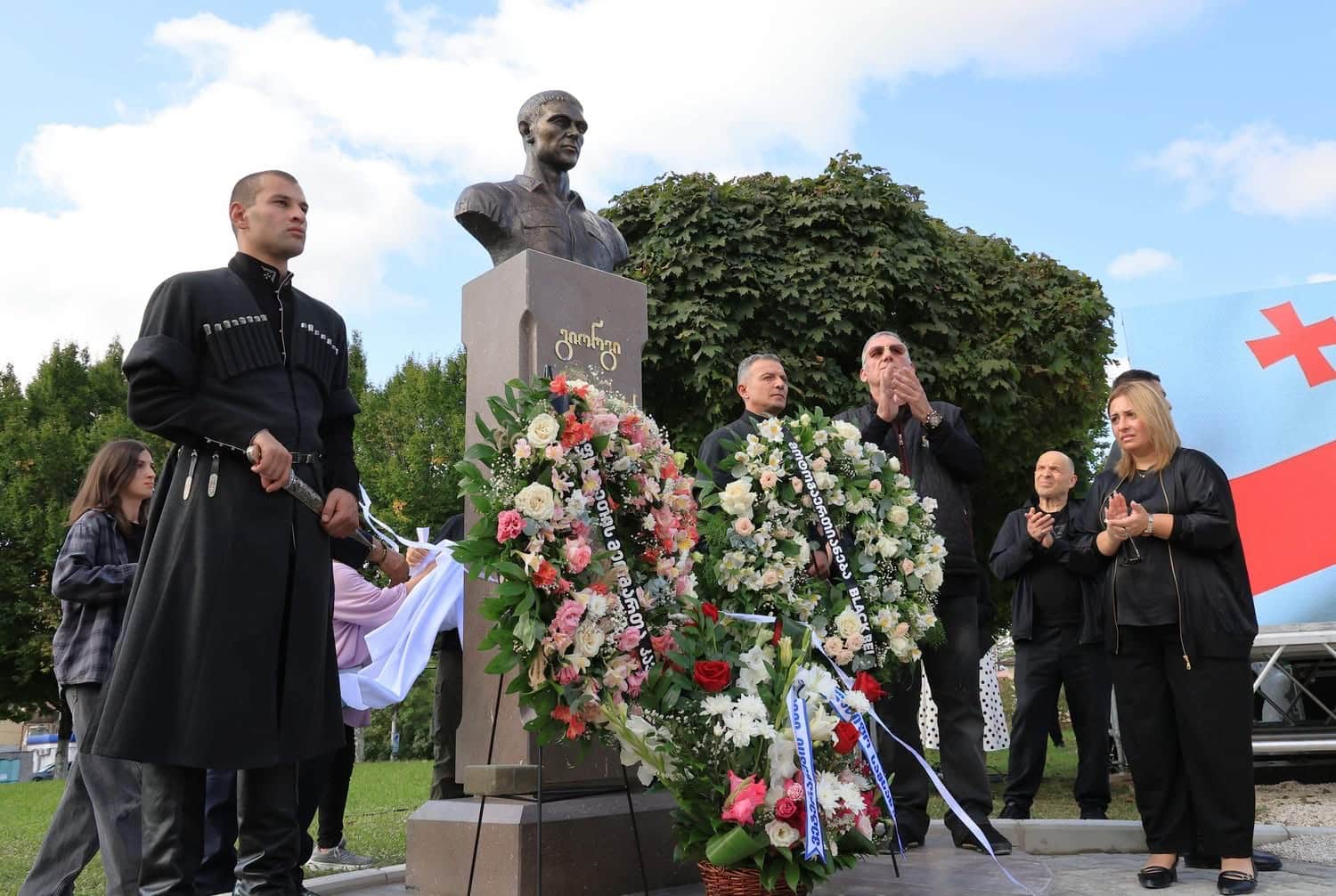 ზუგდიდში გიორგი ანწუხელიძის ბიუსტი გაიხსნა