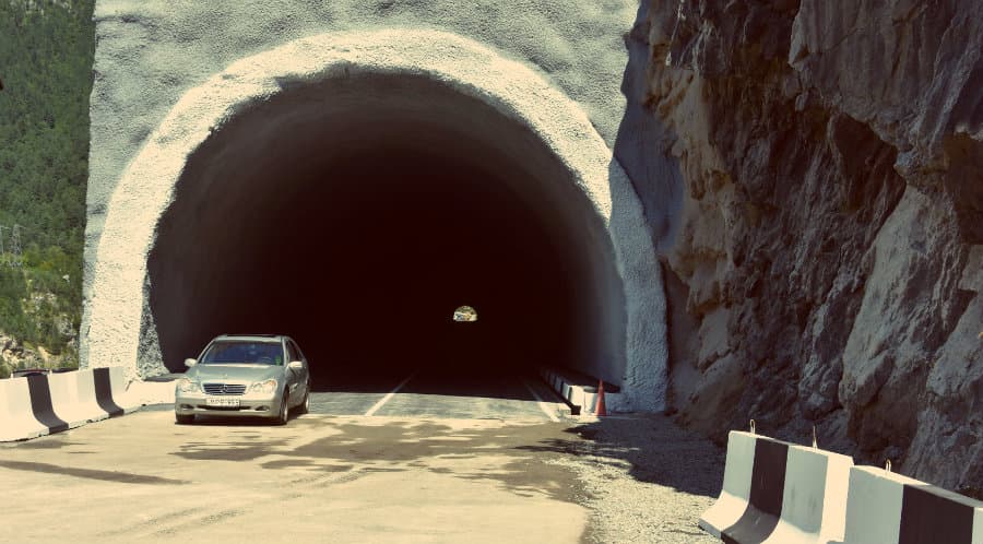 მესტიის გზაზე რეაბილიტირებული გვირაბი გაიხსნა