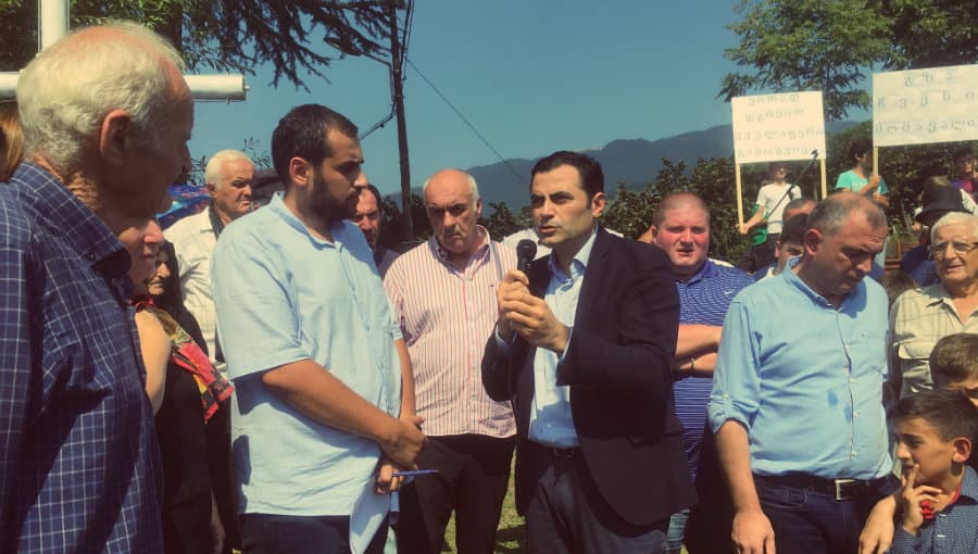 ,, ჩვენ დავიღალეთ”, ,, გზა ჩვენი მომავალია” -საპროტესტო აქცია წალენჯიხის ორ სოფელში