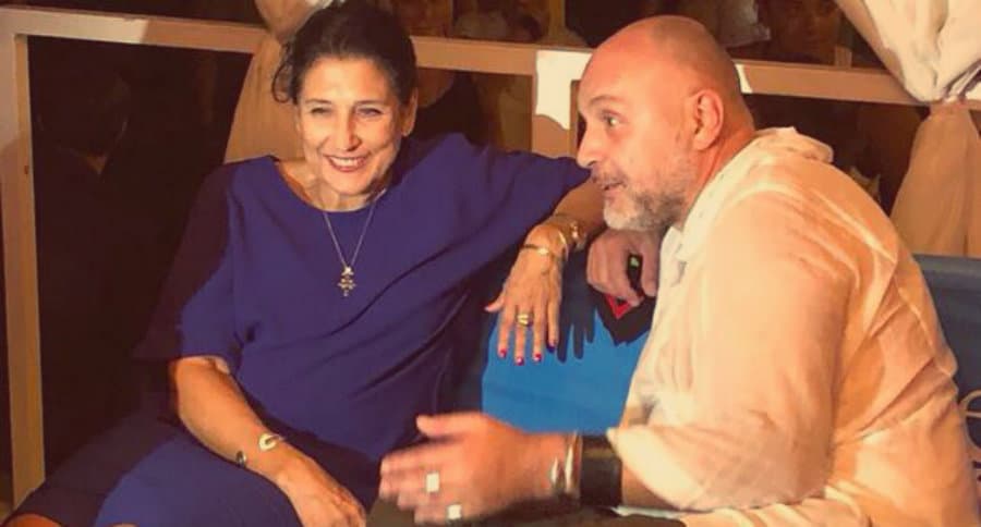 “ერ­თად გა­და­ტა­ნი­ლი მრა­ვალ ბრძო­ლის შემ­დეგ!” ზურაბიშვილი “უცნობთან” ერთად ფოტოს აქვეყნებს