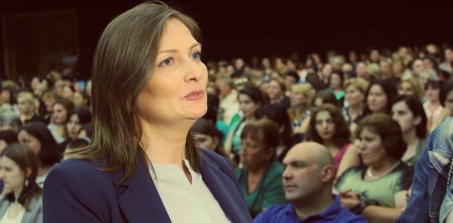ლელა ქებურია – 23776 ადამიანს აქვს უფლება იცოდეს, რატომ გადადგა ზუგდიდის მერი