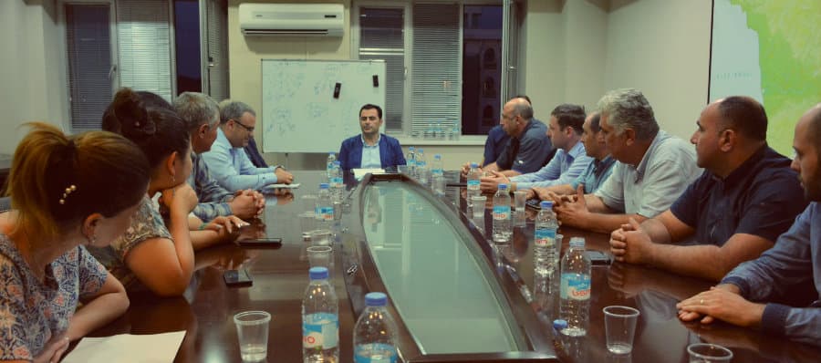 სამეგრელოს გუბერნატორმა ზუგდიდის საკრებულოში დახურული შეხვედრა გამართა