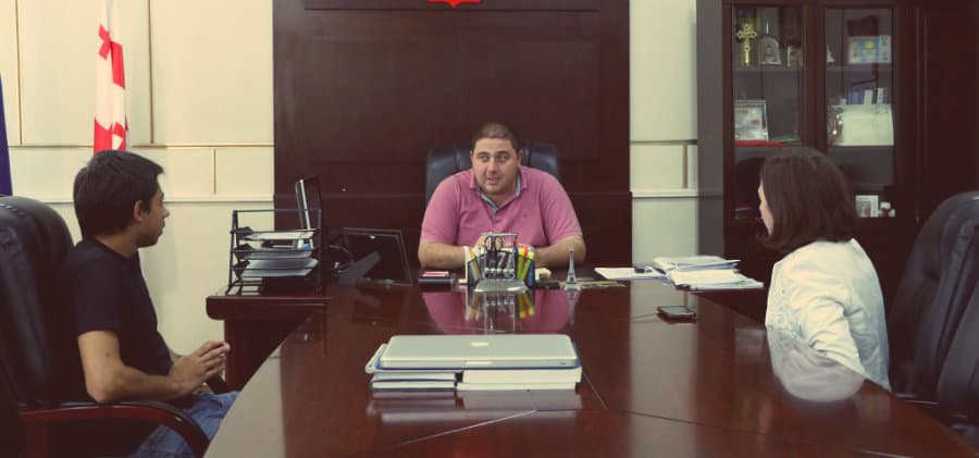 სენაკის მერმა “საქართველოს მოხალისე” სენაკელ ახალგაზრდებთან შეხვედრა გამართა