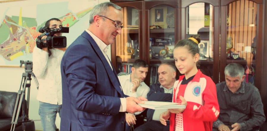 ფოთის მერმა წარმატებული სპორტსმენები დააჯილდოვა