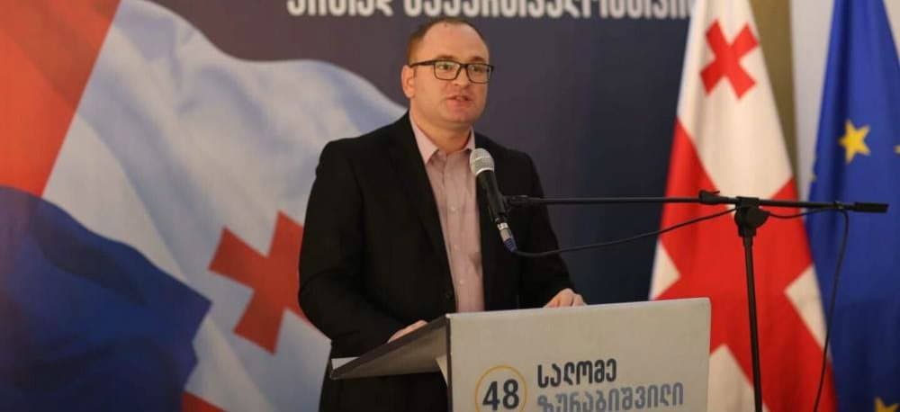 “ქართული ოცნების” საარჩევნო შტაბს სენაკში მაჟორიტარი დეპუტატი ირაკლი ბერაია უხელმძღვანელებს