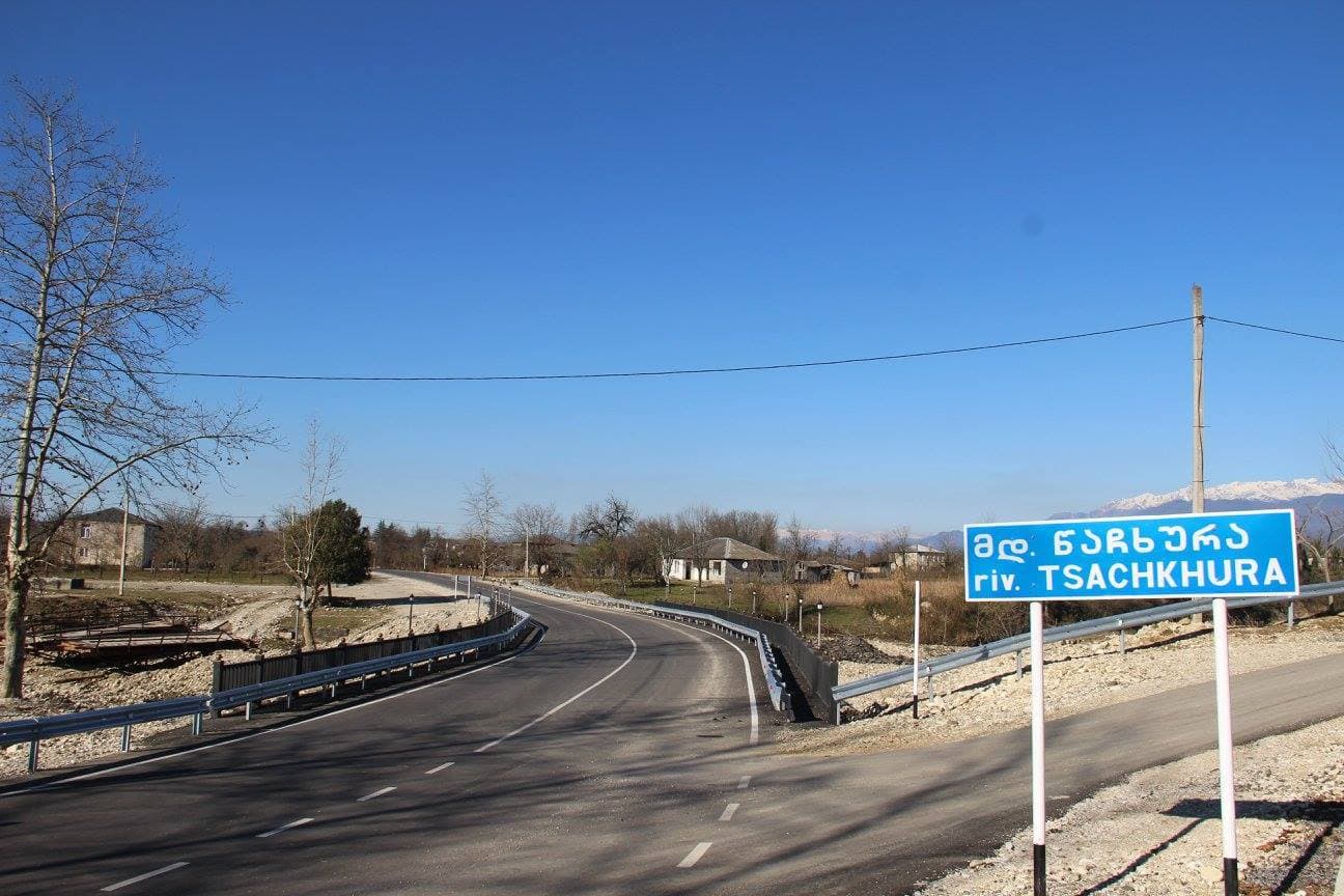 მარტვილში, წაჩხურუს ტაძართან მისასვლელი გზის სარეაბილიტაციო სამუშაოები დასრულდა
