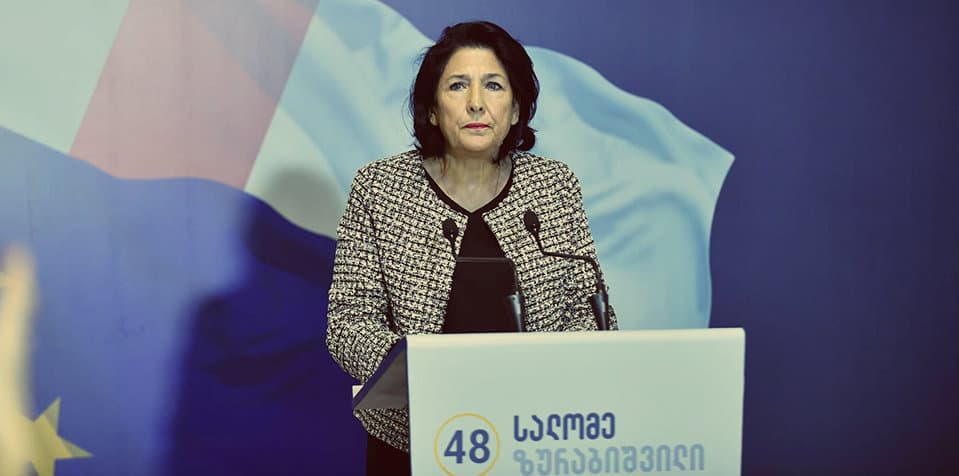 სალომე ზურაბიშვილის განცხადებით, მას და მის შვილებს სიცოცხლის ხელყოფით ემუქრებიან