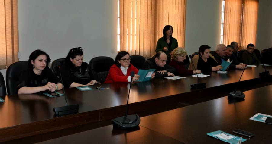 ,,ყველა ბავშვი სკოლაში“- საინფორმაციო შეხვედრა ზუგდიდის მერიაში