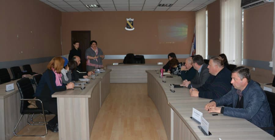 ჩხოროწყუს მერიაში ქალთა საინიციატივო ჯგუფის წარმომადგენლებს შეხვდნენ