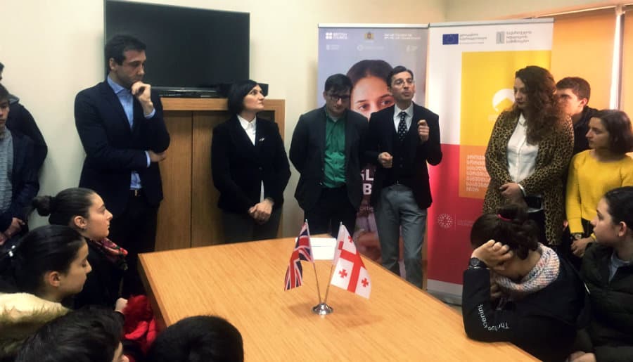 სოფელ რუხში ინგლისური ენის კლუბი გაიხსნა