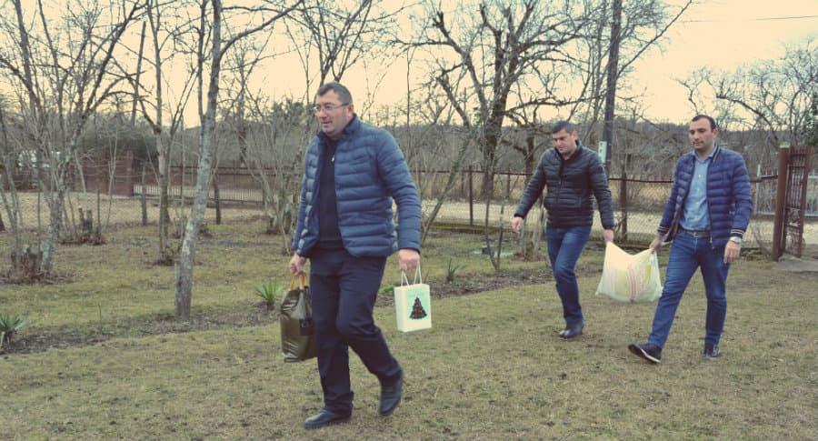 ჩხოროწყუს მერმა სოციალურად დაუცველ მოსახლეობას საახალწლო ნობათი გადასცა