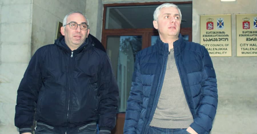 წალენჯიხის მერიამ სოციალურად დაუცველ და მრავალშვილიან ოჯახებზე საშობაო ნობათები გასცა