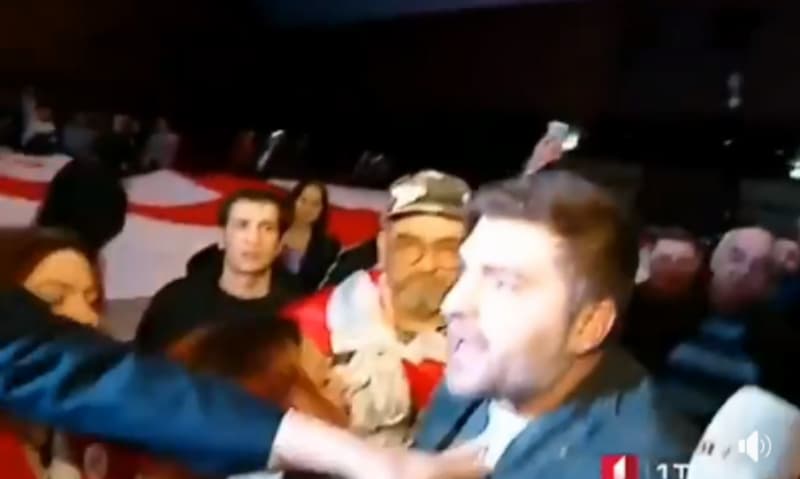 “შე ავანტიურისტო!” – ემიგრანტები საქართველოს ძებნილ ექსპრეზიდენტს