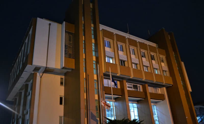 ოკუპაციის დღესთან დაკავშირებით, სამეგრელო-ზემო სვანეთის ადმინისტრაციულ შენობაზე დროშა დაშვებულია