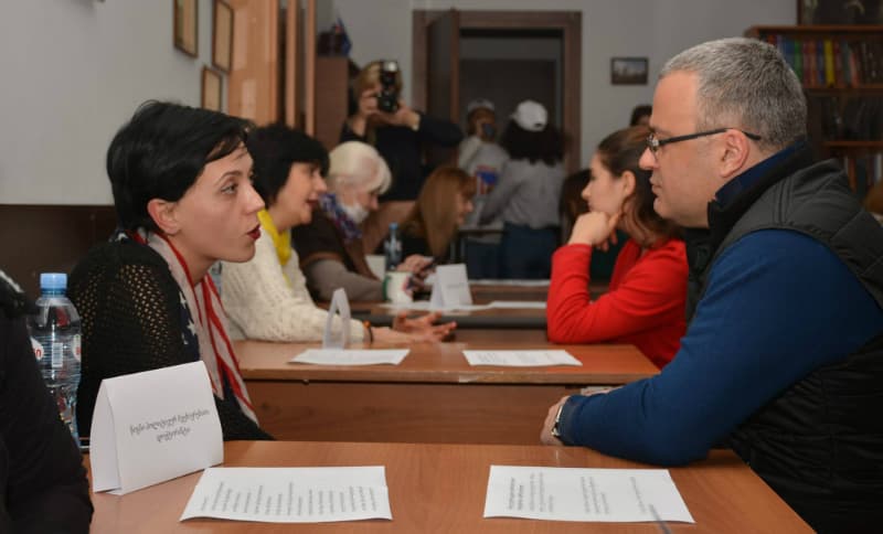 “ცოცხალი ბიბლიოთეკა” – ინოვაციური პროექტი ზუგდიდის ამერიკულ კუთხეში