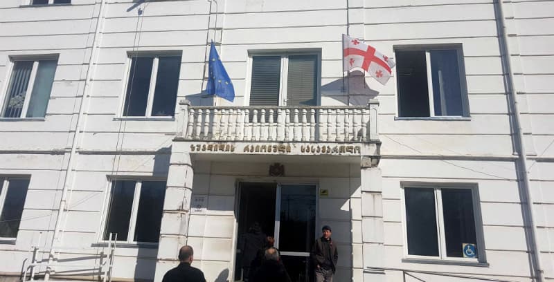 დაიკითხება თუ არა ვარდო ფალიანი იძულებული წესით? – მესტიის საკრებულოს წევრის მკვლელობის საქმის დეტალები