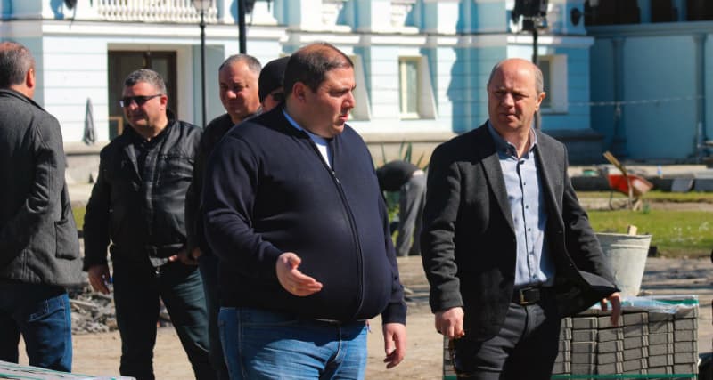 სენაკში, ადგილობრივმა ხელისუფლებამ მიმდინარე და დაგეგმილი ინფრასტრუქტურული პროექტები დაათვალიერა