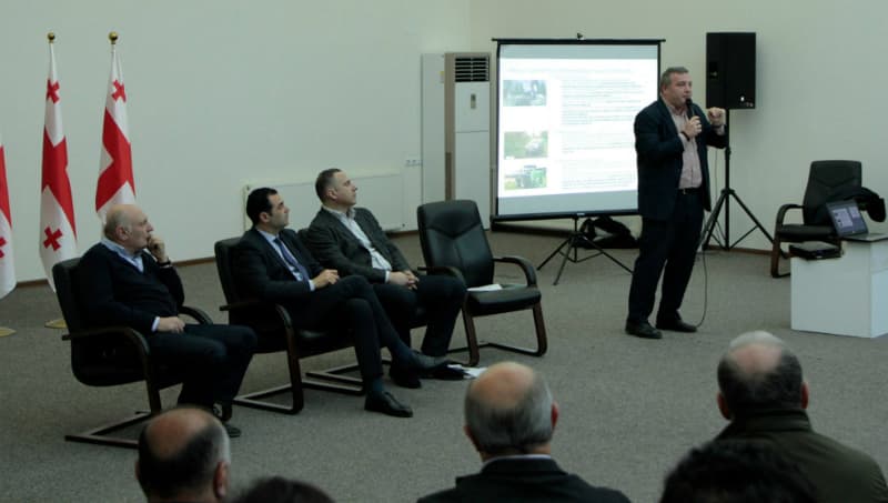 სამეგრელოში მეფუტკრე ფერმერებს სახელმწიფოს მიერ დაგეგმილი ღონისძიებები გააცნეს