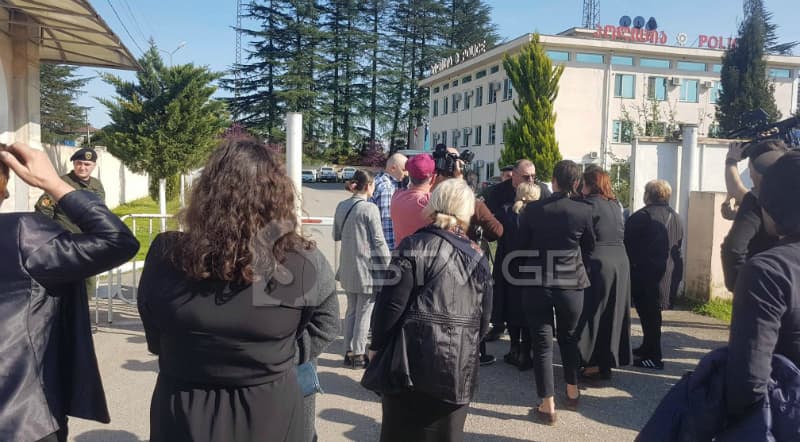 სამეგრელოს სამხარეო პოლიციის შენობასთან საპროტესტო აქცია გაიმართა