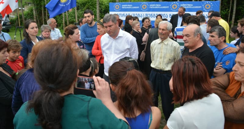 გიორგი შენგელია: „წელს, ზუგდიდში 60 ვეტერანი და 300 დევნილი ოჯახი ახალ ბინებს მიიღებს”