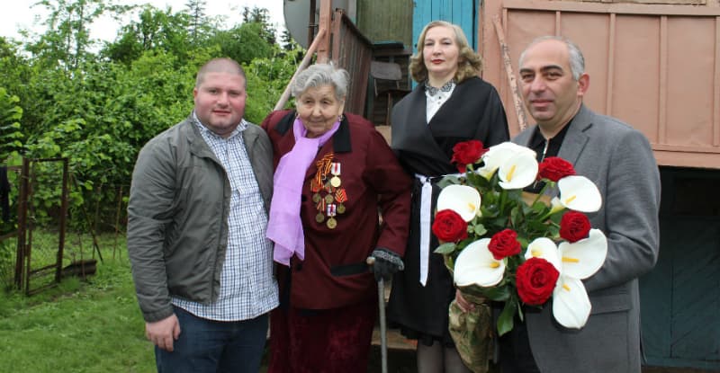 წალენჯიხაში ფაშიზმზე გამარჯვების დღე ომის ვეტერანს, 93 წლის ვარვარა ბონდარენკოს მიულოცეს