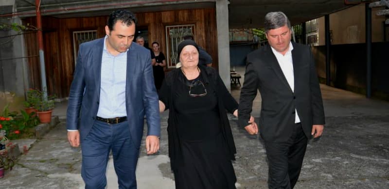 მერობის კანდიდატმა გიგა ოთხოზორიას ოჯახი მოინახულა