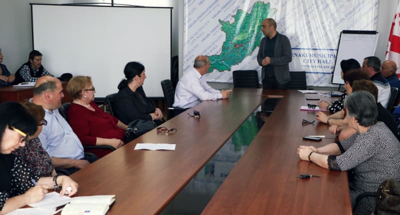 სენაკის მერიაში ჯანდაცვის წარმომადგენლებთან საპილოტე პროექტის ფარგლებში შეხვედრა გაიმართა