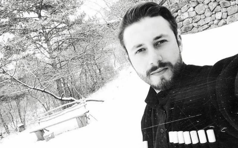 თორნიკე ნაროზაული – “მე და ჩემი მეგობრები ვიყავით აქციაზე იმ დღეს, როდესაც არა დარბევა, არამედ, პარლამენტზე თავდასხმა მოხდა”