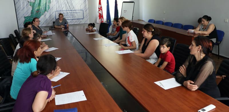 სოციალური პროექტის ფარგლებში სენაკის მერიაშინ შეხვედრა გაიმართა