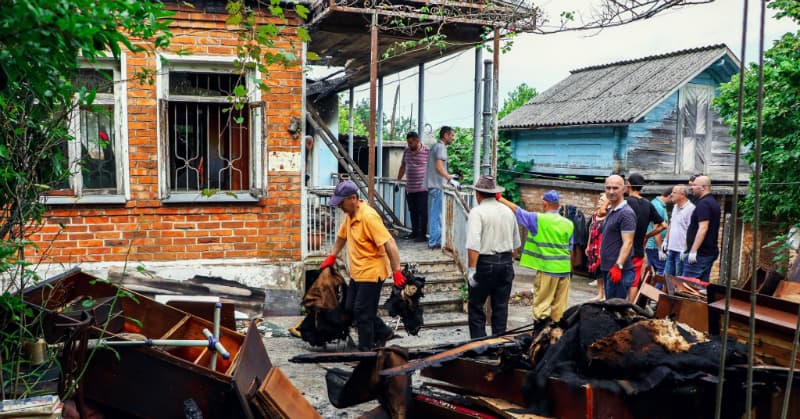 სენაკის მერიის მაღალჩინოსნებმა დაზარალებული თანაქალაქელს თანადგომა გამოუცხადეს