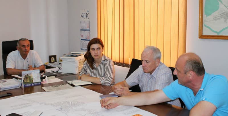 ფოთის მერიაში წყალარინების ქსელის მოწყობასთან დაკავშირებით სამუშაო შეხვედრა გაიმართა