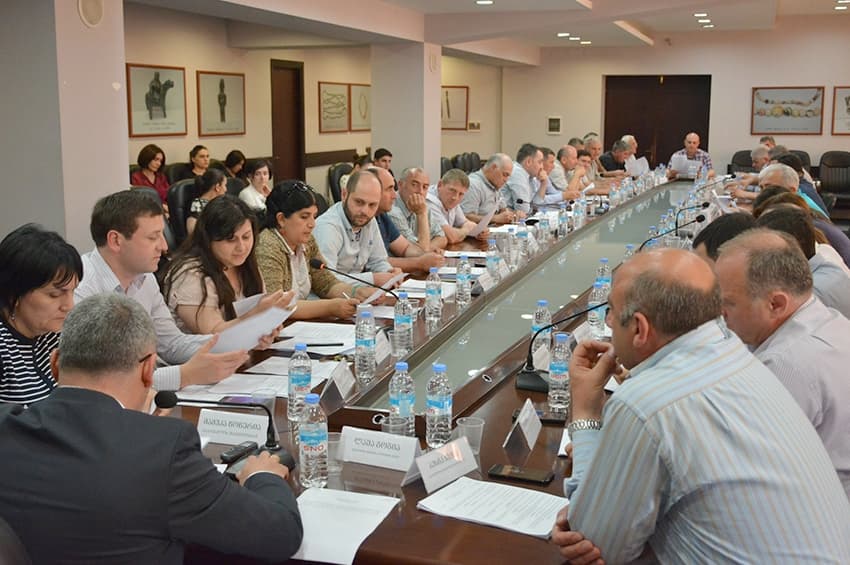 საკრებულო დღეს   გიორგი შენგელიას უფლებამოსილების ცნობის საკითხს განიხილავს