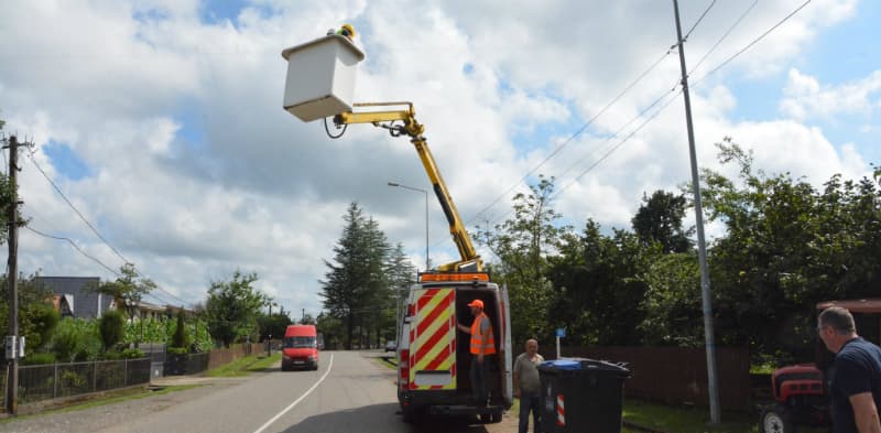 ჩხოროწყუში გარე განათების მოწყობა LED ნათურებით მიმდინარეობს