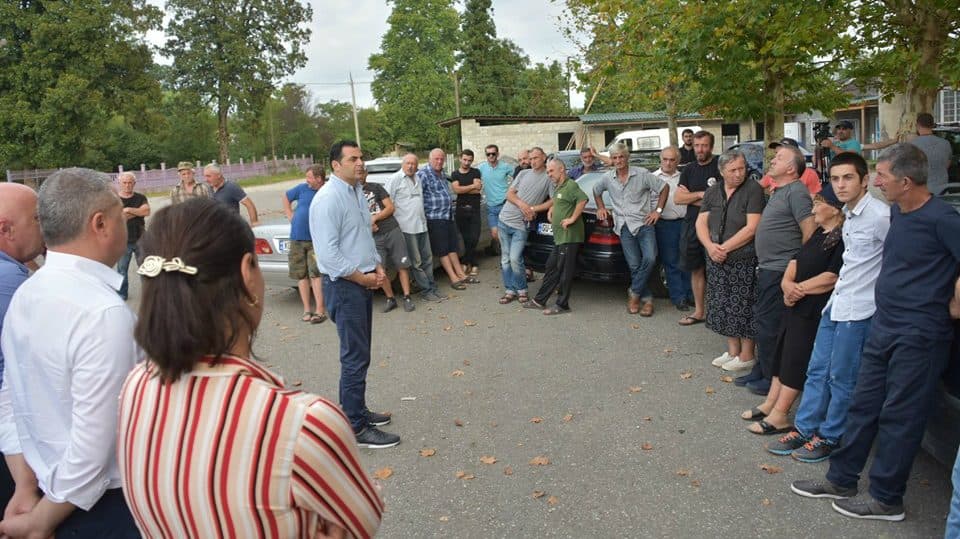 აღმასრულებელი, საკანონმდებლო და ადგილობრივი ხელისუფლების წარმომადგენლები მარტვილის სოფლებში მოსახლეობას ხვდებიან