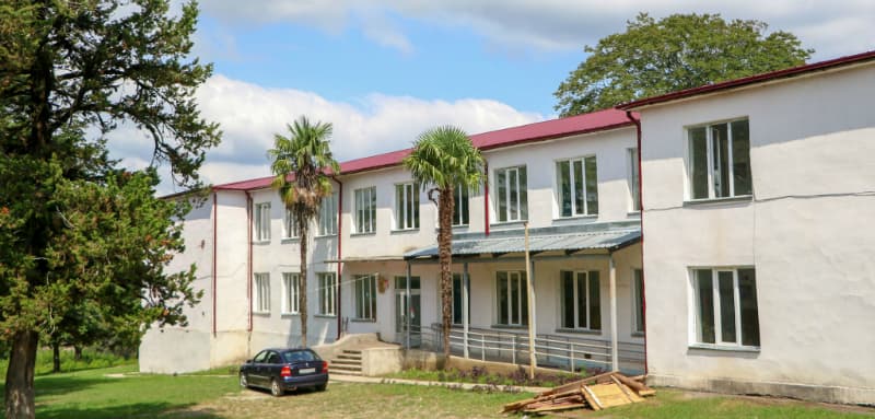 სენაკში საჯარო სკოლების რეაბილიტაციის პროცესი აქტიურად მიმდინარეობს