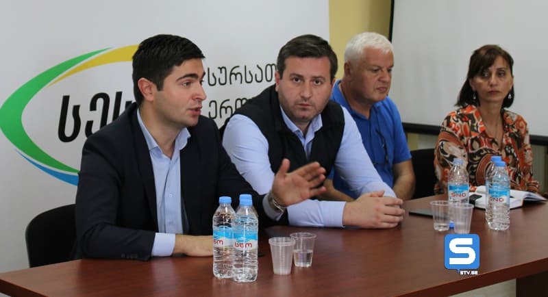 დავით ფარცვანია აბაშაში ფერმერებს შეხვდა