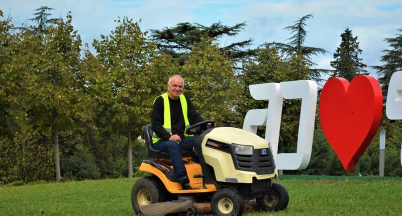 ადამიანები, რომლებიც ზუგდიდის მერიაში მრავალი წელია მუშაობს (R)