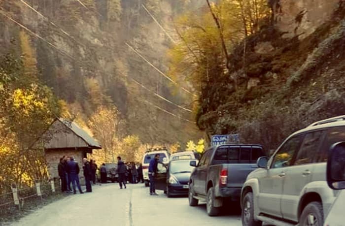 ლახამულასა და ნაკრას თემის მოსახლეობის ნაწილმა საპროტესტო აქცია გამართა
