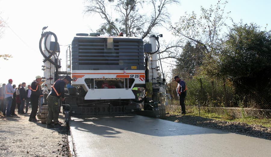 რუხი-რიყე-ტყაია-პალურის დამაკავშირებელი საავტომობილო გზის რეაბილიტაცია მიმდინარეობს