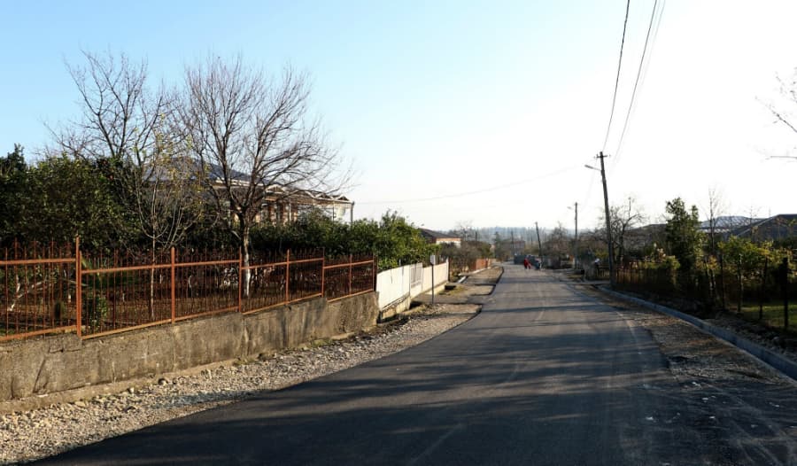 სენაკში, ბელიაშვილის ქუჩაზე ასფალტობეტონის საფარი დაიგო (R)