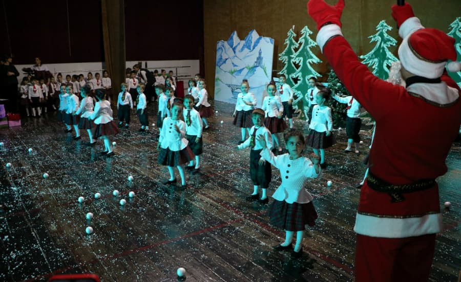 სენაკში, სკოლამდელი აღზრდის სექტორში საახალწლო კვირეული მიმდინარეობს (R)