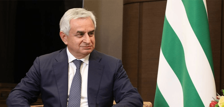 ოკუპირებული აფხაზეთს ე.წ. ექს-პრეზიდენტის, რაულ ხაჯიმბას ჯილდოები მოიპარეს