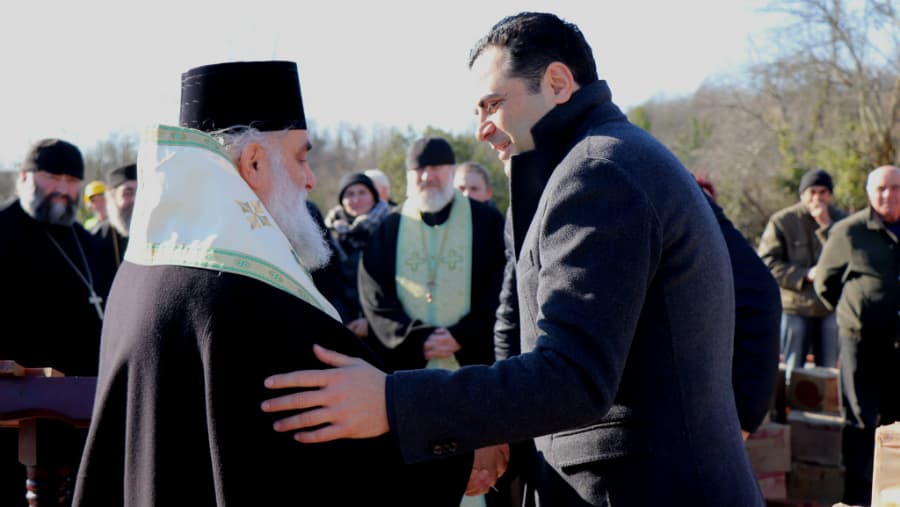 ხიბულაში ზვიად გამსახურდიას სახლ-მუზეუმის გვერდით ტაძრი შენდება