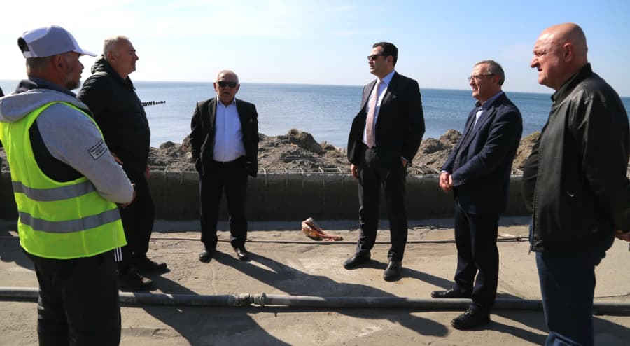 სახელმწიფო რწმუნებულმა ფოთში მიმდინარე პროექტები ქალაქის მერთან ერთად დაათვალიერა