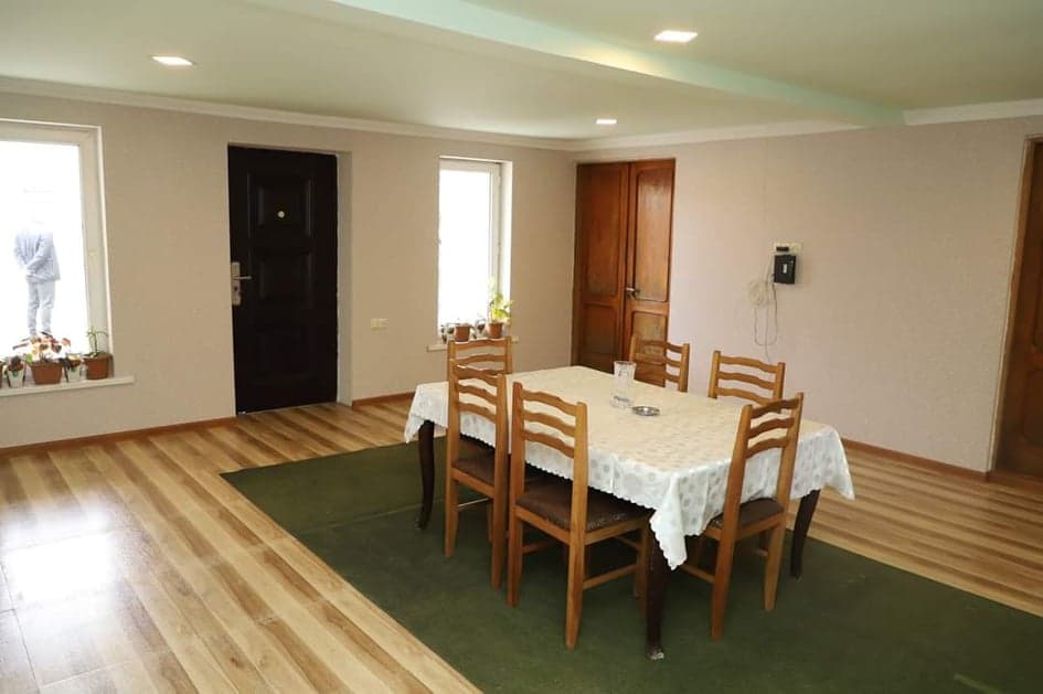 “ერთი თბილი ოთახი” ზუგდიდის მერიისგან შეროზიების ოჯახს