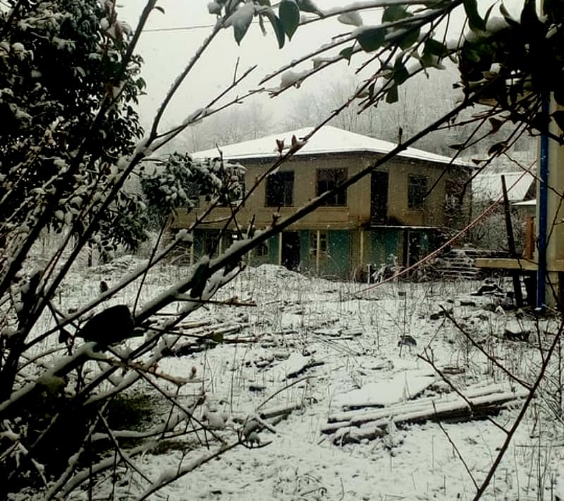 წალენჯიხაში დილიდან თოვს